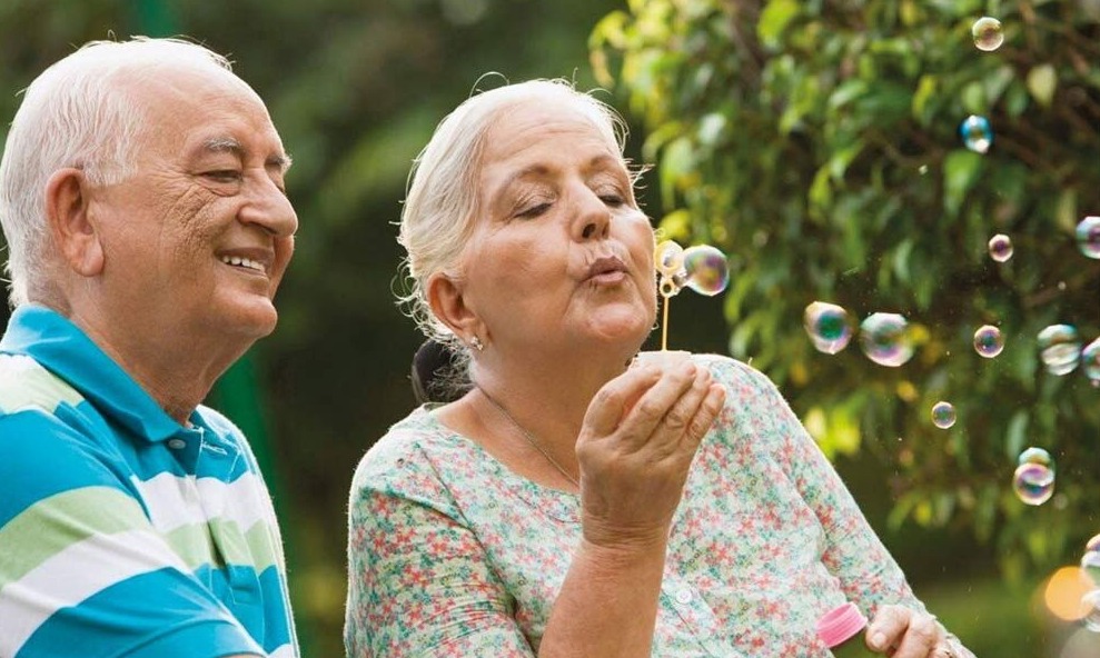 Meaningful Ways to Assist and Connect with Senior Citizens